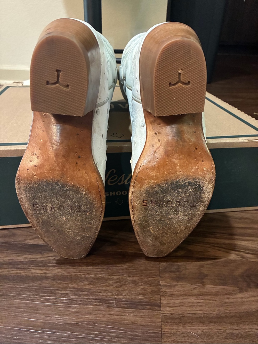 “The Sadie” Tecovas white Leather Cowboy Boots - Picture 3 of 7
